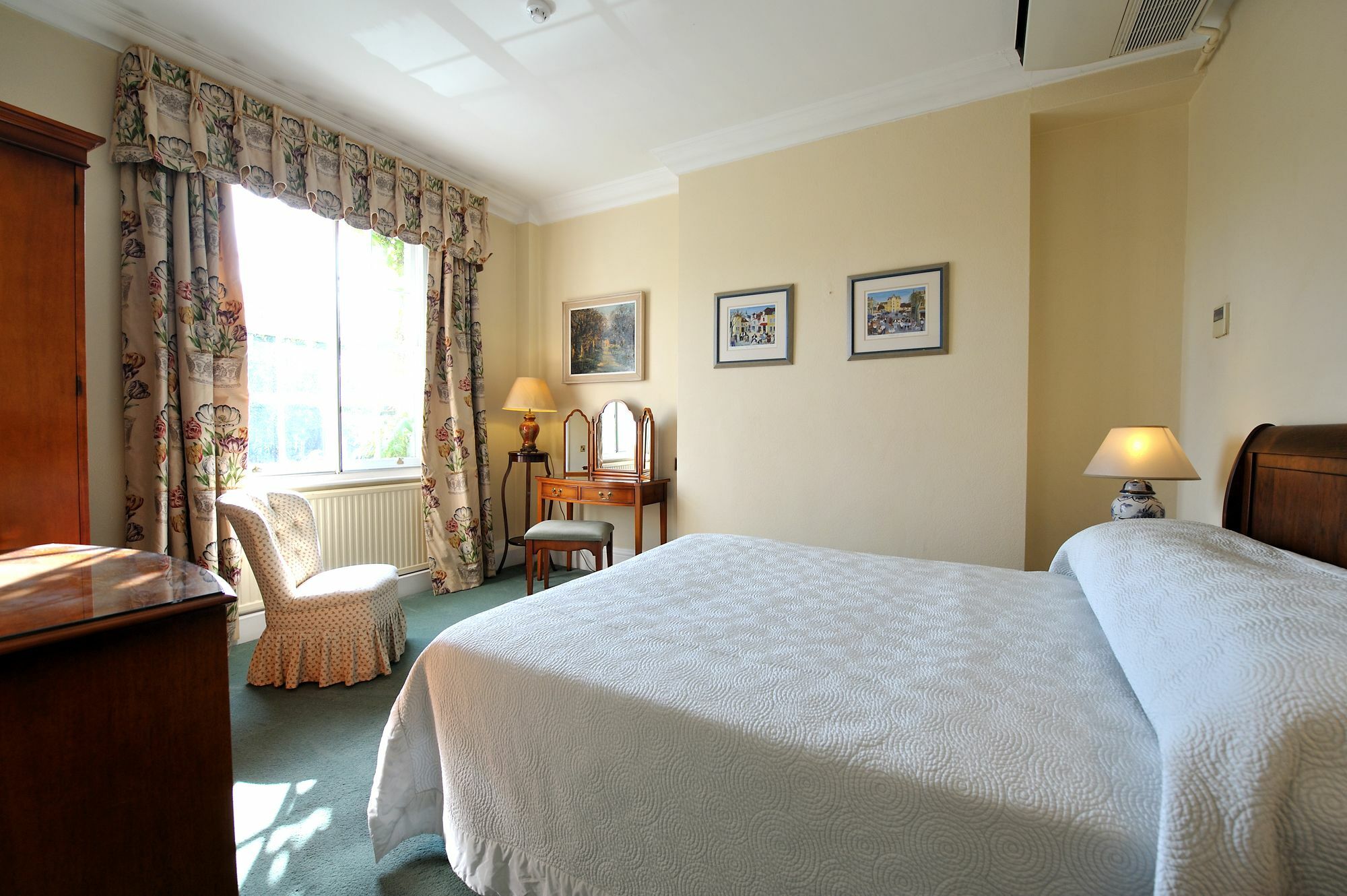 The French Horn Hotel Reading Kültér fotó