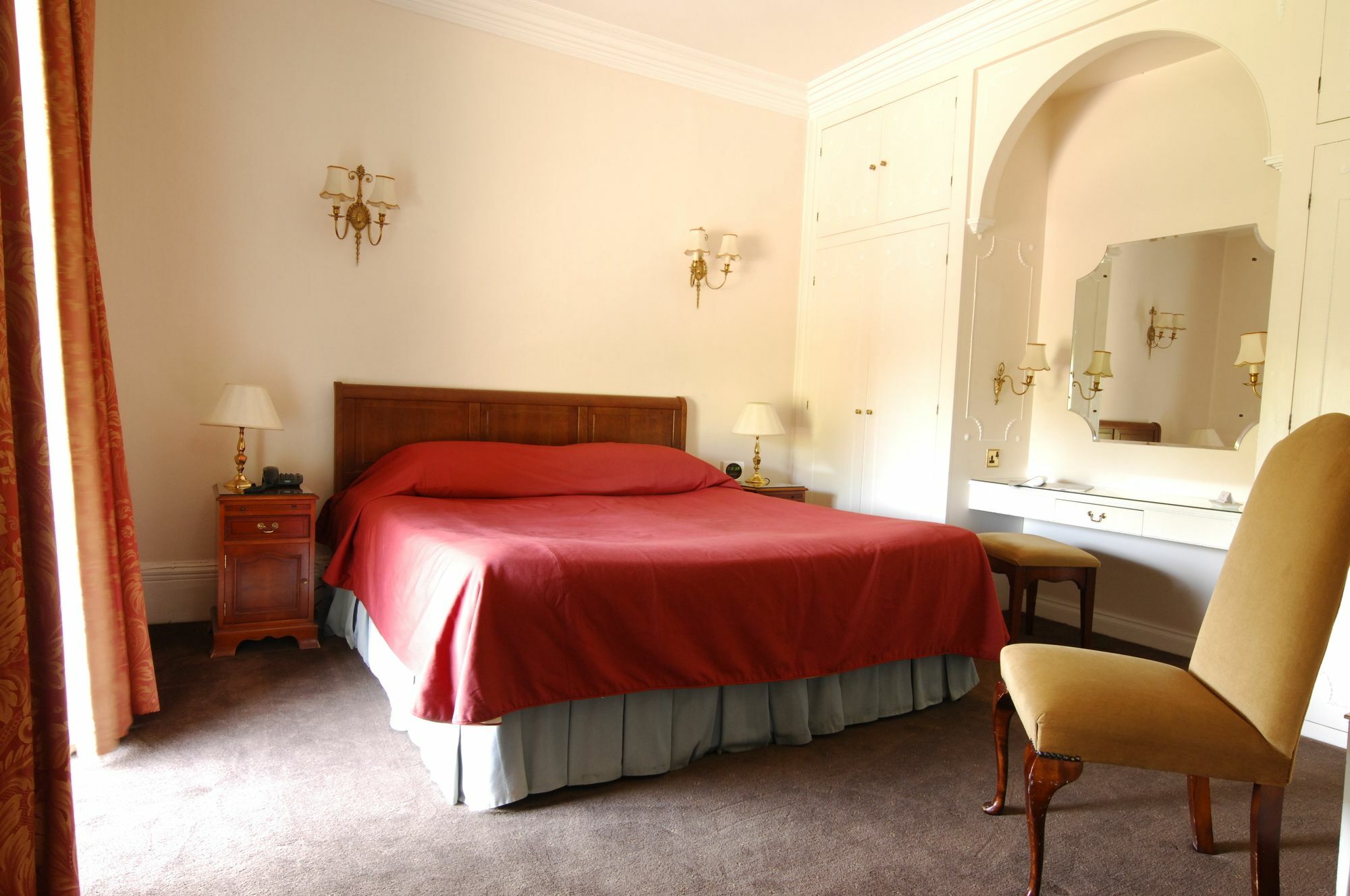 The French Horn Hotel Reading Kültér fotó